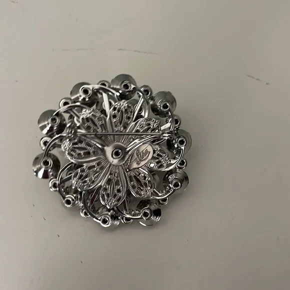 White and Crystal Pin by Lisa - Picture 4 of 7